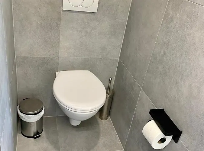 - F - Vyhlídka Nad řekou *