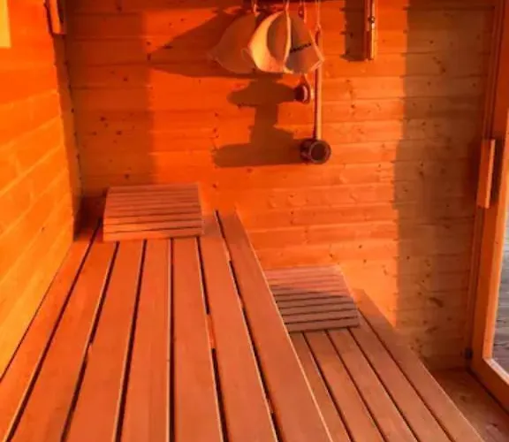- F - Vyhlídka Nad řekou * Zdiby