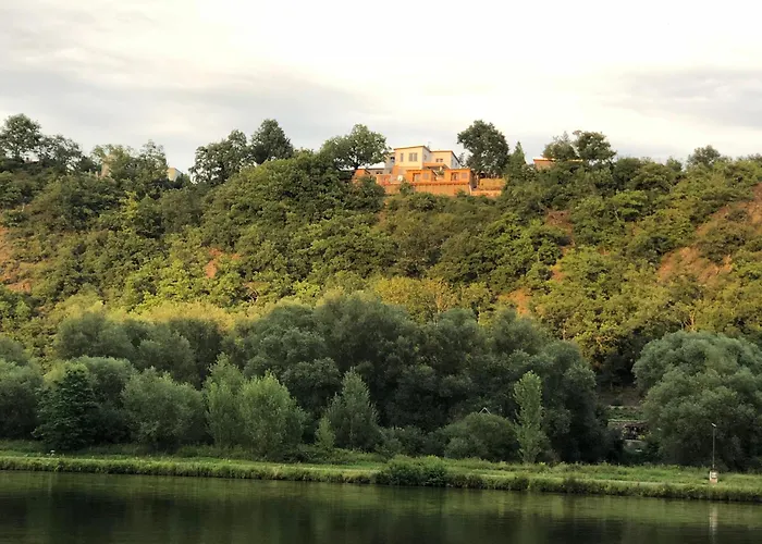 - F - Vyhlídka Nad řekou Zdiby